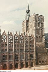 Ayuntamiento de Stralsund; fotografía perteneciente a la Deutsche Fotothek.